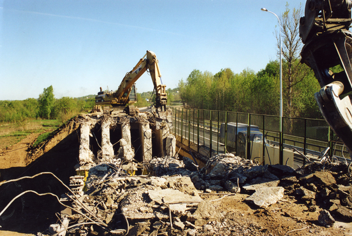 Снос железобетонных мостов